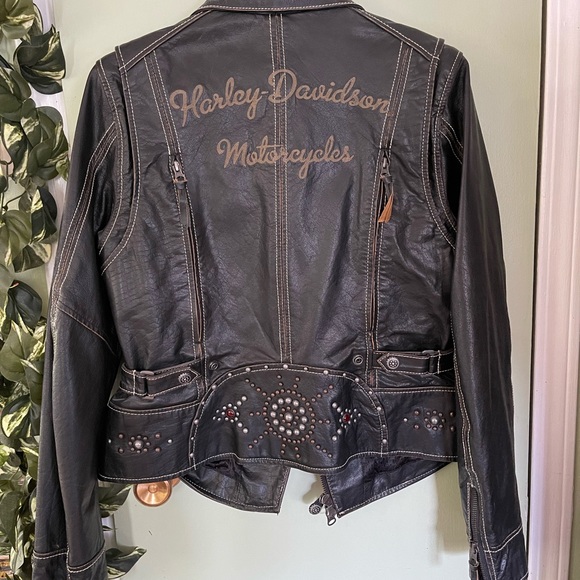 Ladies leather Harley Davidson jacket - Picture 8 of 9